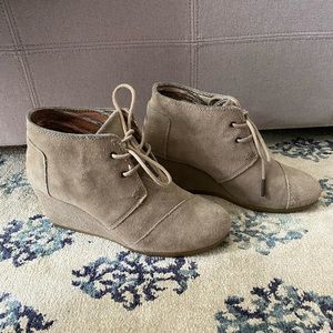 TOMS beige, lace up ankle booties